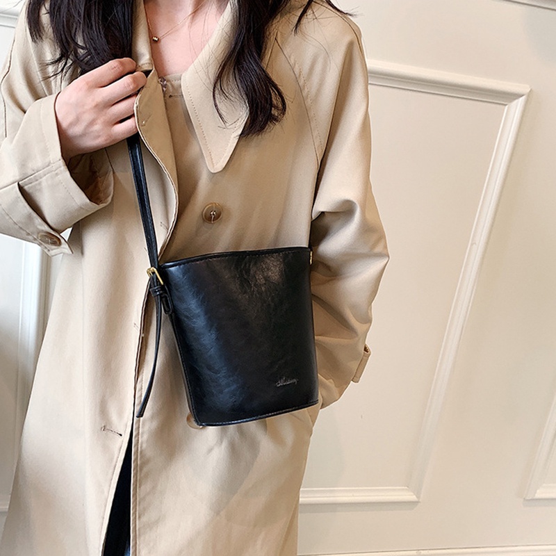 Túi đeo chéo IELGY dạng xô đơn giản phong cách retro cho nữ