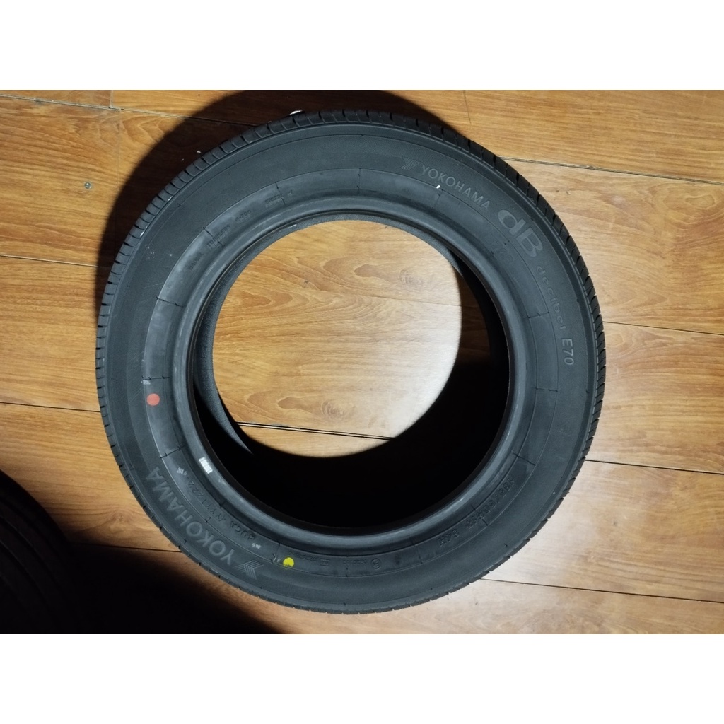 Lốp Yokohama 185/60R15 E07B