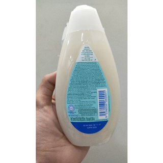 Sữa Tắm Gohnson's Chứa Sữa Gạo (Chai 200ML)