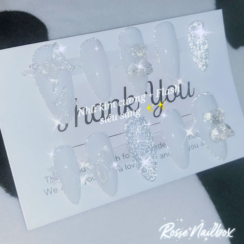 Nailbox Móng úp màu trắng mix mắt mèo nhũ kim cương sang chảnh phù hợp đám cưới, tiệc, dạ hội