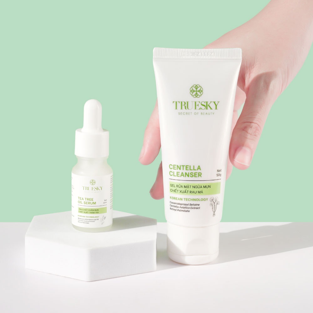 Bộ sản phẩm dành cho da mụn Truesky gồm 1 tinh chất chấm mụn tràm trà 10ml + 1 gel rửa mặt ngừa mụn rau má 50g