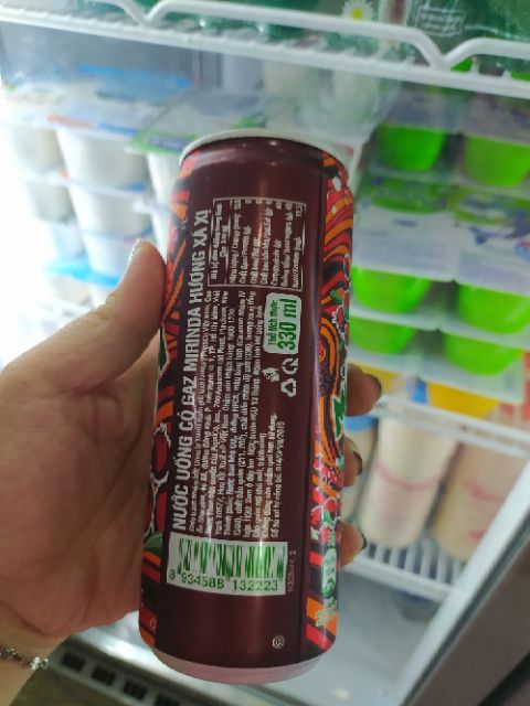 Mirinda xá xị lon 330ml