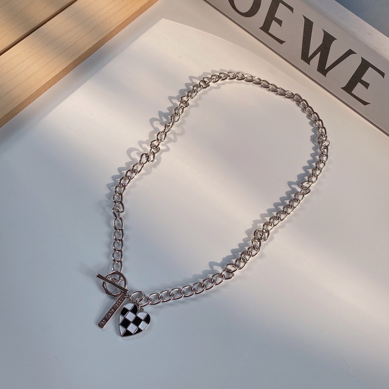 Vòng cổ Mayebe Lavend họa tiết kẻ ô vuông trắng đen phong cách Hàn Quốc