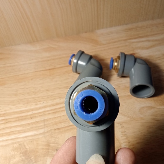 Đầu chuyển đổi cút 21 PVC ra nối nhanh phi 8, 10 ,12mm