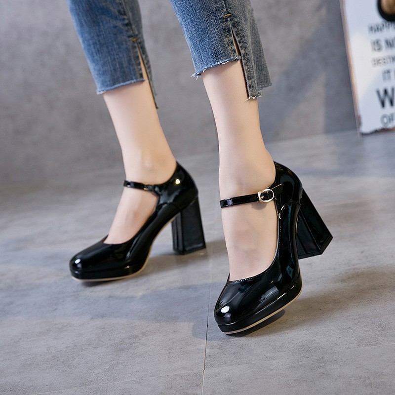 Giày cao gót bằng da dùng cho nữ