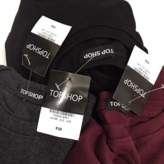 Váy body khoét vai tay lỡ
