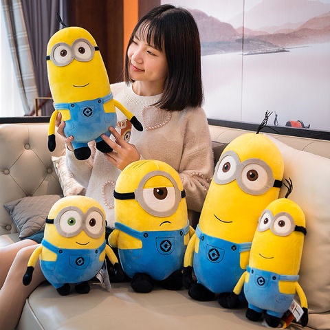Trong Kho!Nhân vật trong phim gấu bông minions  dễ thương Đồ chơi sang trọng màu vàng Bob Stuart trong quần jean Búp bê mềm Đồ chơi Quà tặng sinh nhật