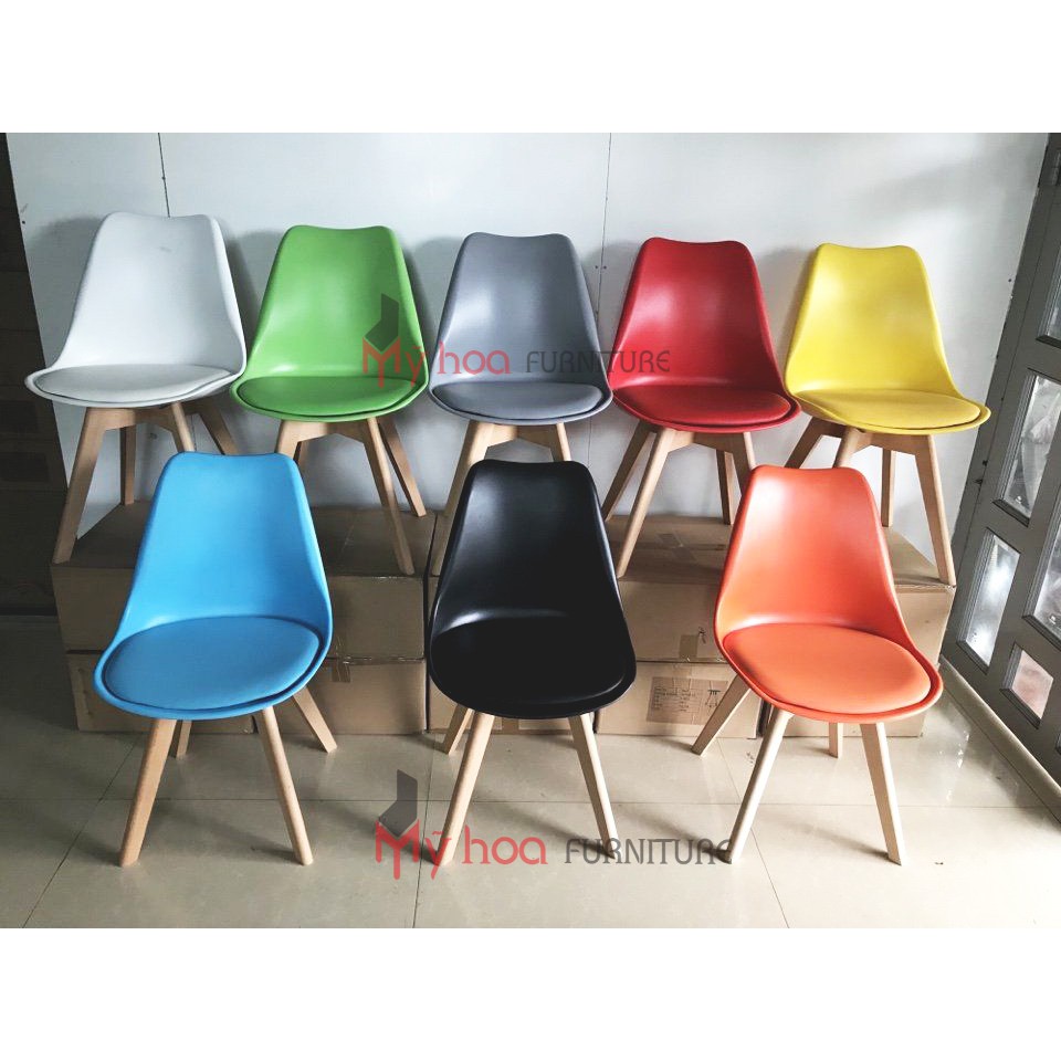 Ghế cafe, ghế ăn nhựa lót nệm chân gỗ | BigBuy360 - bigbuy360.vn