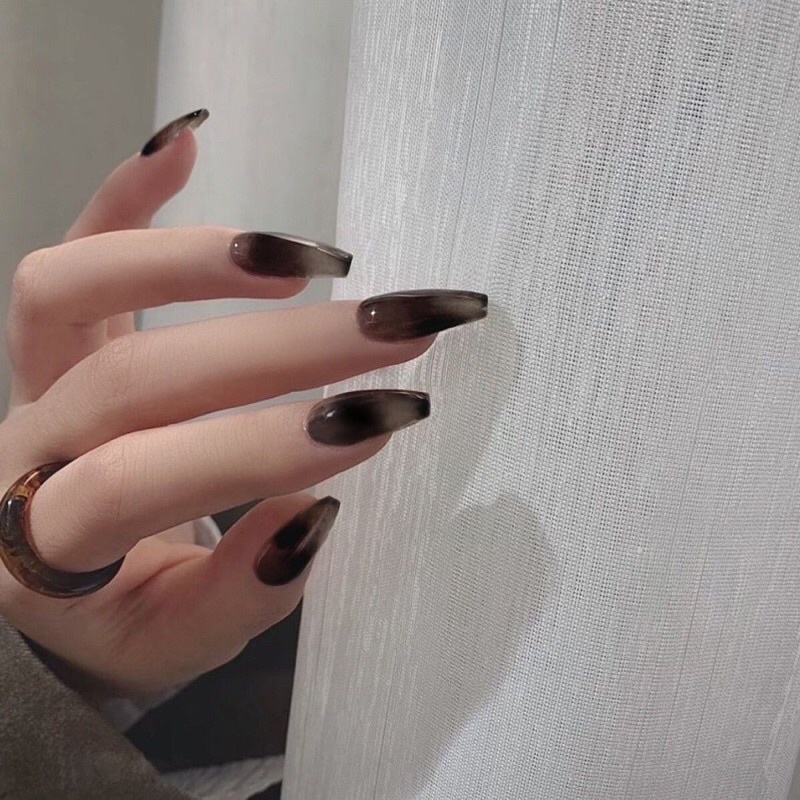 Nailbox loang đen bí ẩn