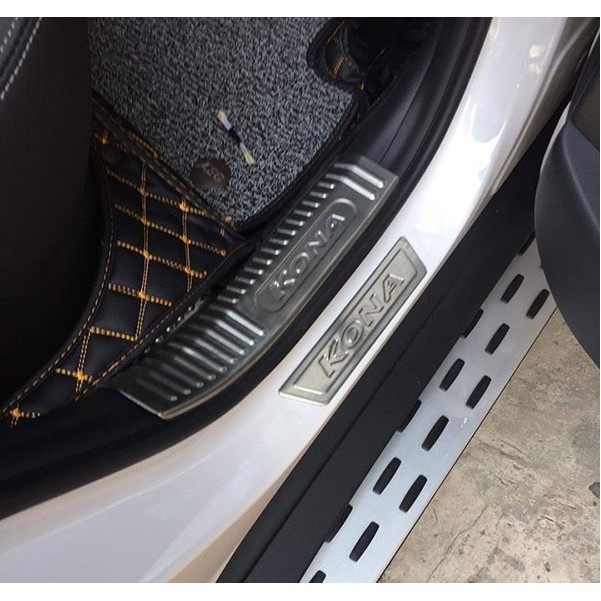 Ốp Bậc Cửa Xe Hyundai Kona 2018 2019 2020 2021 Mẫu Inox