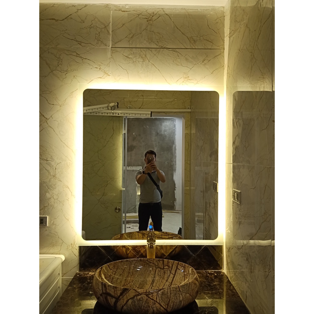 Gương đèn led chữ nhật phòng wc phòng tắm cảm ứng  thông minh treo tường Kích thước 80x100cm - guonghoangkim mirror