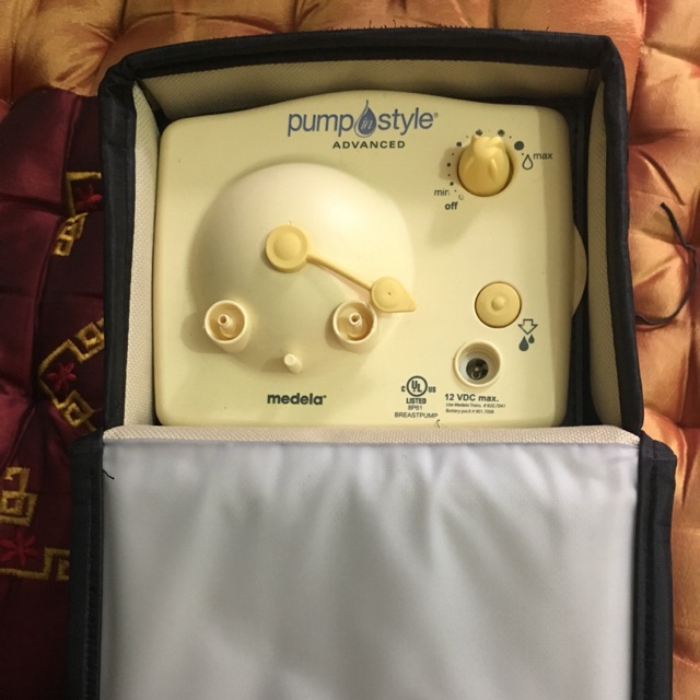 Động cơ Medela Pump có massage kèm nguồn và túi