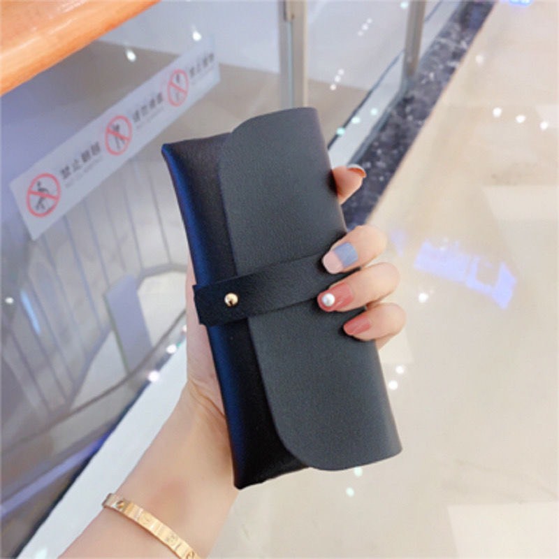 ( tặng khăn lau kính) Hộp đựng kính mắt H6025