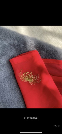 khăn che mặt cổ trang bỉ ngạn