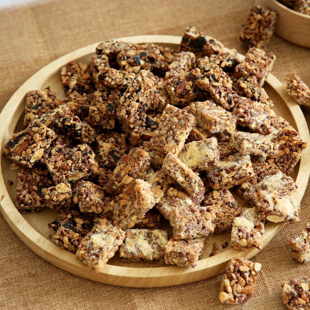 Thanh gạo lứt ngũ cốc rong biển 110g hỗ trợ ăn kiêng, ăn vặt healthy by Tiệm nhà Mơ
