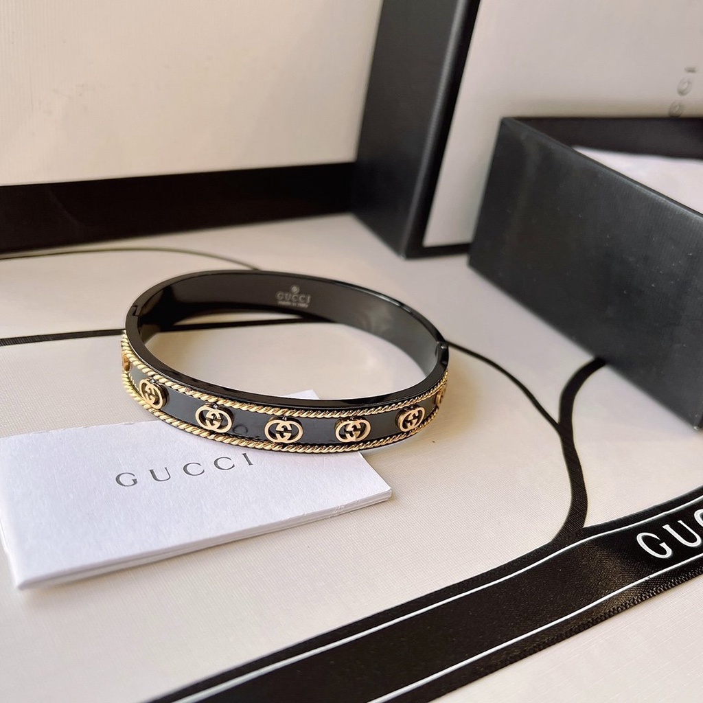 Vòng Tay Gucci Bằng Thép Titan Họa Tiết Hai Chữ GG