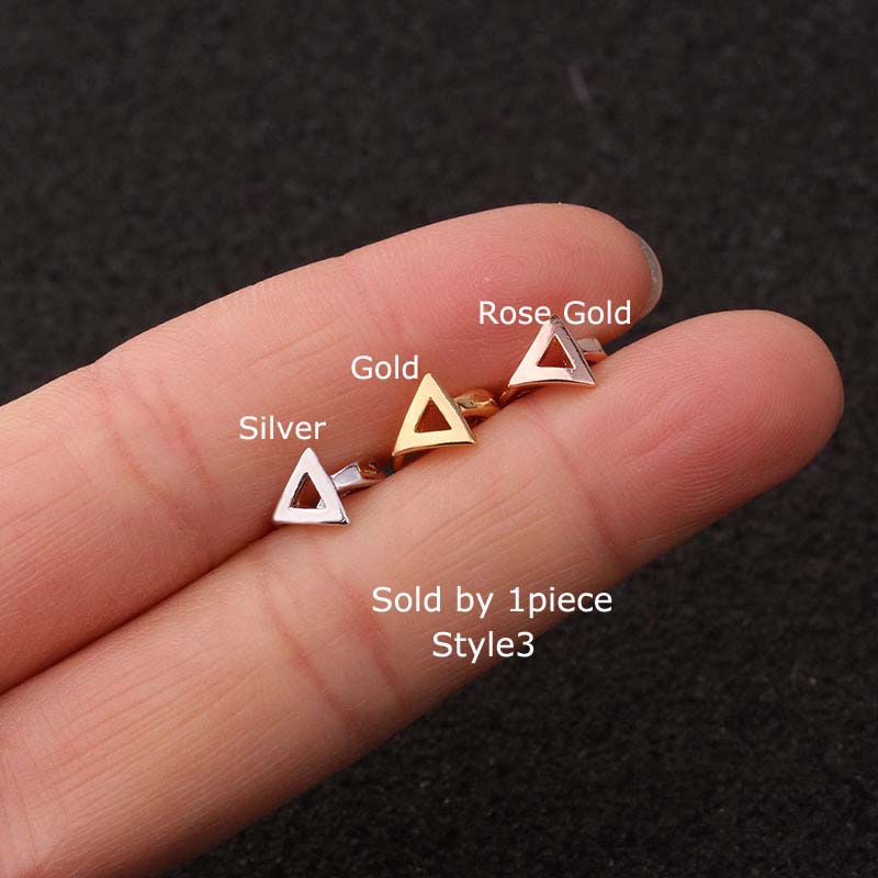 Một chiếc khuyên tai nhỏ bằng đồng phối đá zircon cá tính thời trang