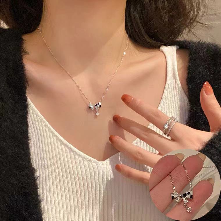 vòng cổ nơ kẻ caro cực xinh dành cho nữ