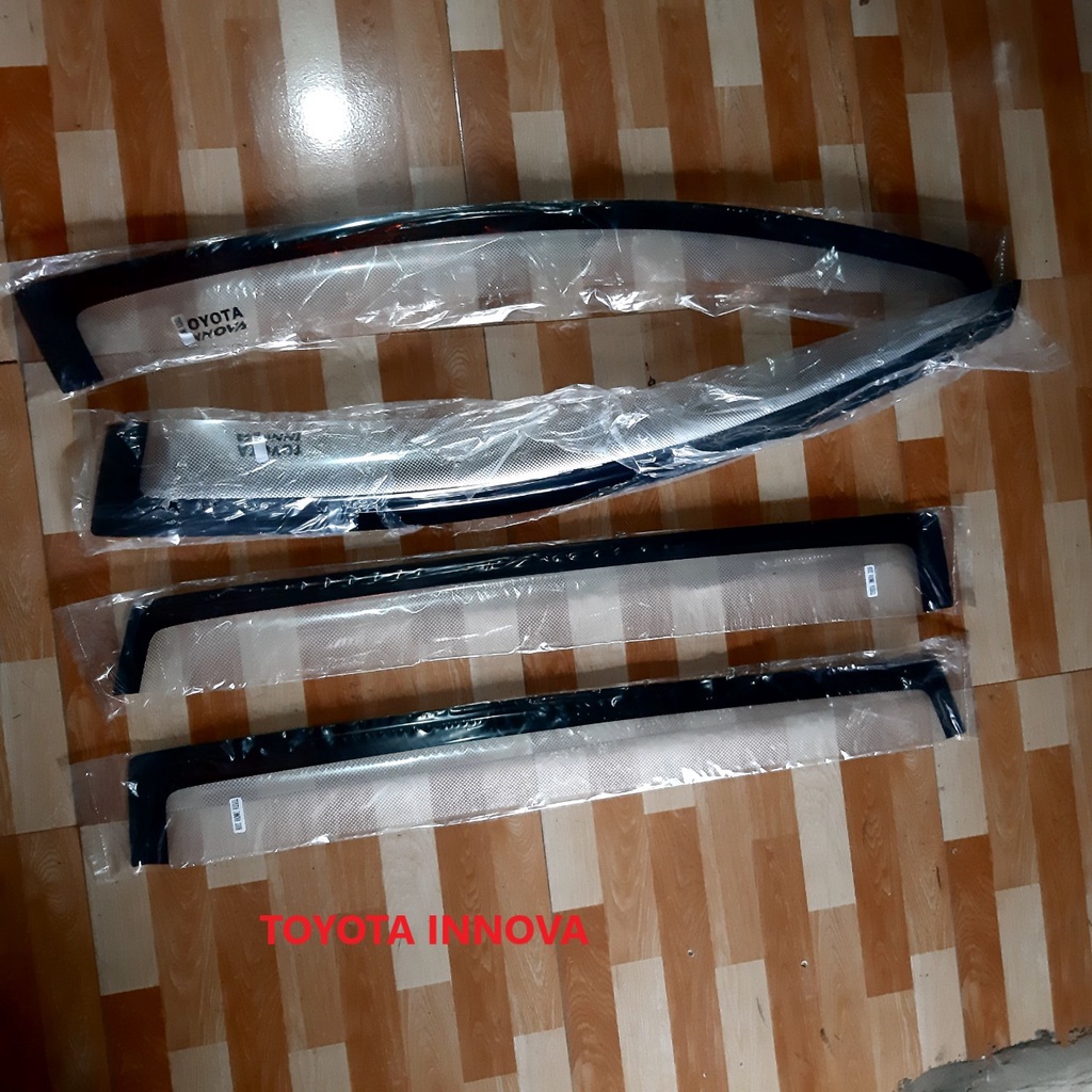 Bộ vè che mưa cao cấp dành , cho xe Toyota Innova 2006 trở lên màu trắng lưới. Hàng đẹp