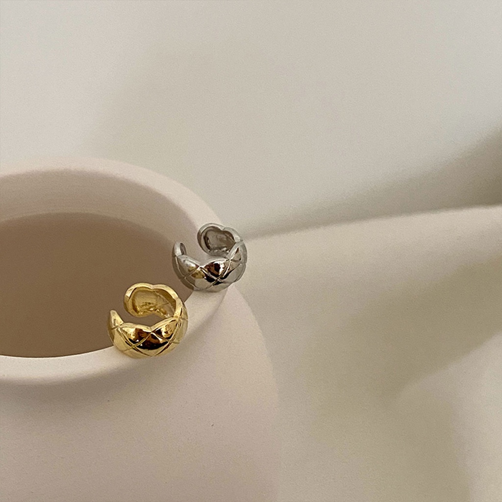 Khuyên Tai Kẹp Không Xỏ Lỗ Họa Tiết Kẻ Sọc Đơn Giản Thời Trang Pháp Cổ Điển Dành Cho Bạn Gái