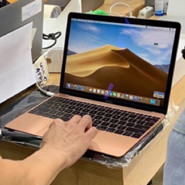 Máy tính xách tay Apple Macbook Air 2018 MVFH2 MVFK2 MVFM2 Core i5/ 8GB/ 128GB - Hàng Chính Hãng