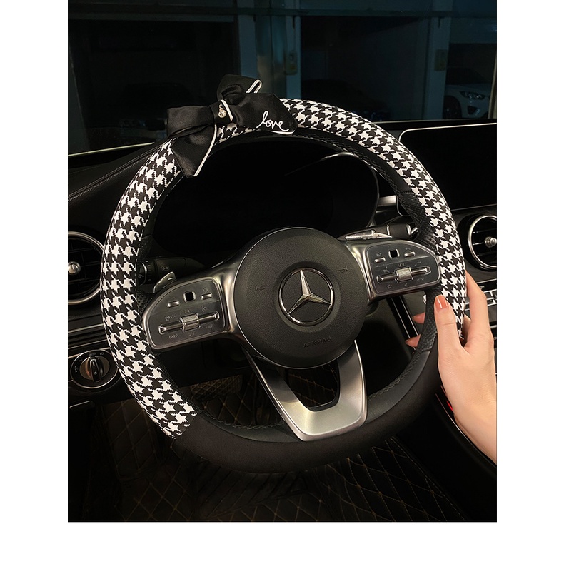 Vỏ bọc vô lăng xe hơi chất liệu lụa mát chống trượt thấm hút mồ hôi thoáng khí họa tiết dễ thương