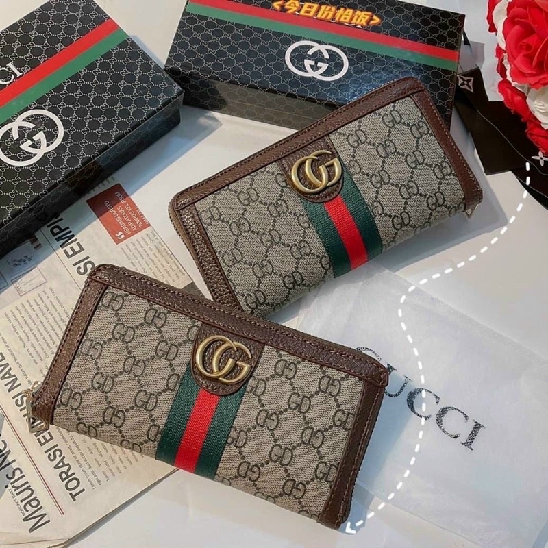 Ví CG siêu xinh kèm túi hãng và thẻ giấy