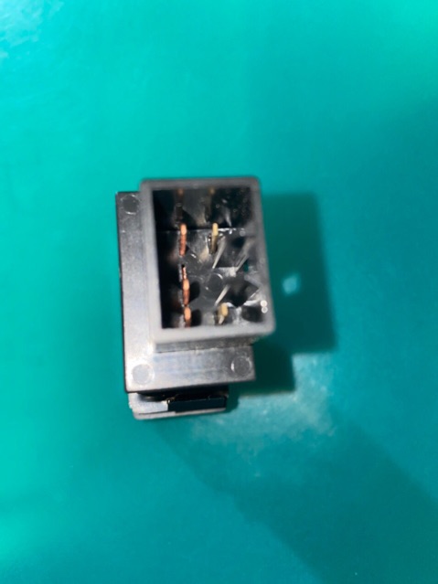 Sản phẩm gia đình làm: Phụ tùng ô tô/Công tắc điện thâ cô ô lin