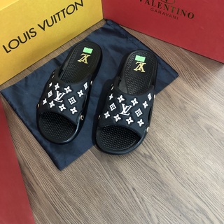 Dép Louis Vuitton Đính Cúc (LVCM)