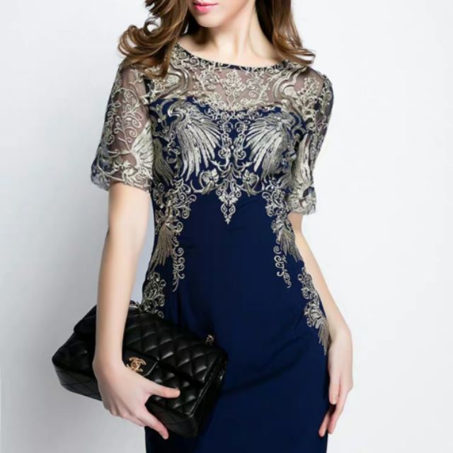 Đầm body thêu sang trọng