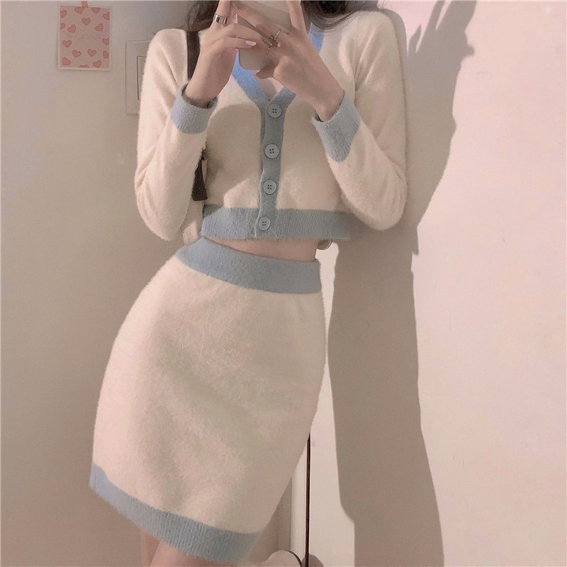 Set áo len tay dài croptop cổ V có cúc áo trắng xanh + váy suông ngắn len ulzzang