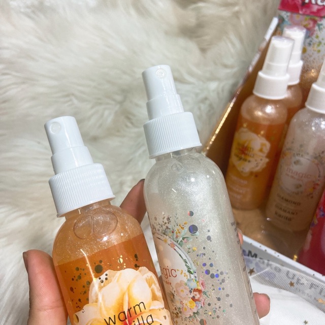 Xịt khoáng nhũ bắt sáng Karite Thái Lan | BigBuy360 - bigbuy360.vn