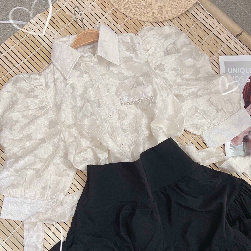 SET ÁO REN HOA NỔI TRẮNG CHÂN VÁY XOÈ ĐEN