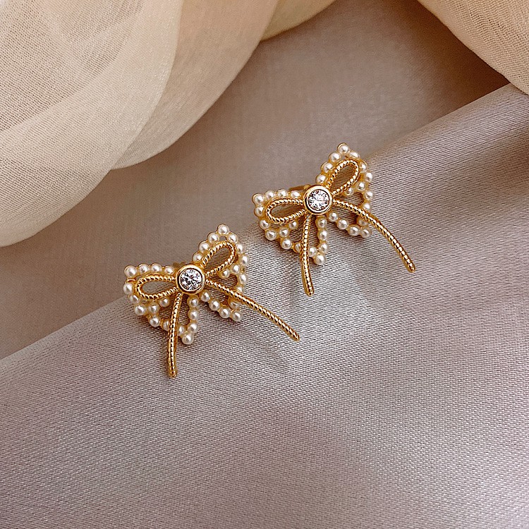 S925 Silver-plated Female Earrings with Beautiful Pearl Bow for Women