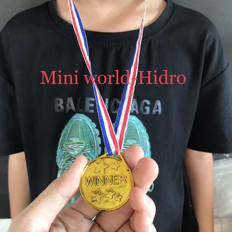 Mô hình huy chương vàng bạc đồng vô địch mini dùng cho trẻ em.