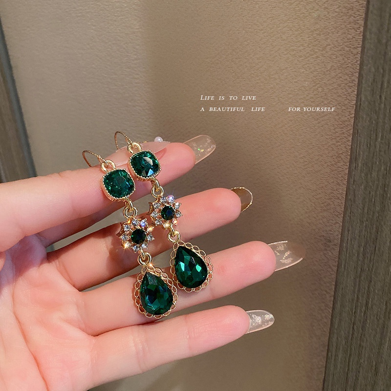 Khuyên tai dáng dài đính đá zircon màu xanh lá phong cách hàn quốc