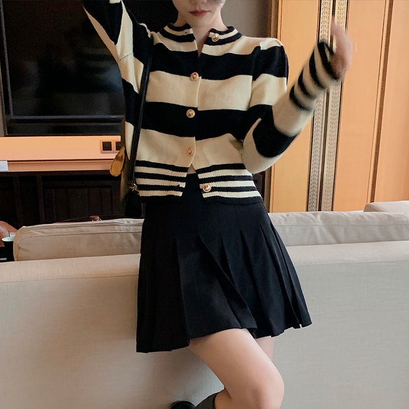 Áo sweater dệt kim tay dài họa tiết kẻ sọc phối khóa kim loại thời trang thu đông