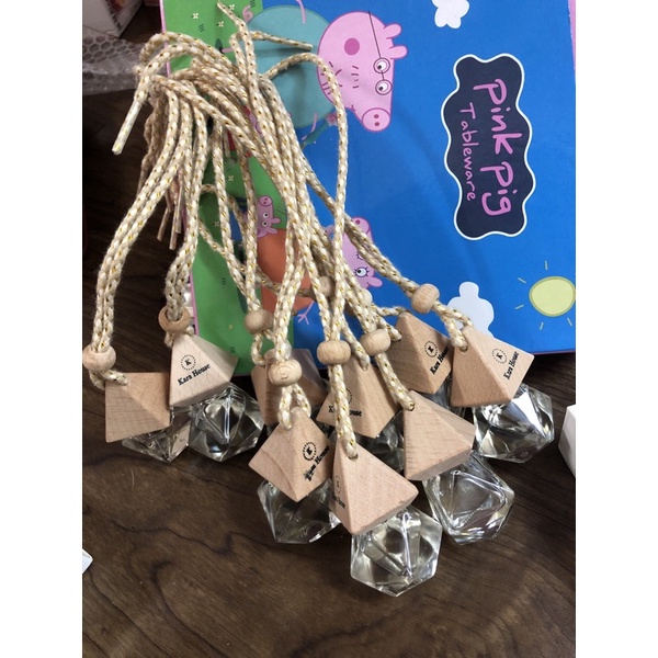 Lọ tinh dầu nước hoa ô tô - Nước hoa treo xe ô tô - Tinh dầu thơm treo xe hơi - Tỏa hương thơm mát