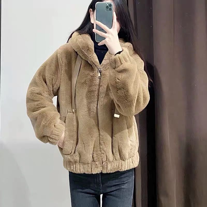 Áo khoác lông mũ