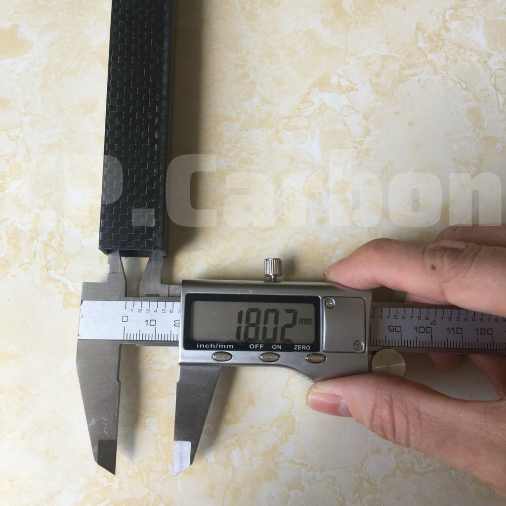 Ống carbon vuông rộng 20mm dài 600mm