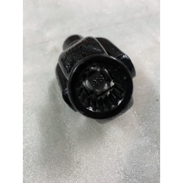 Khớp máy chữ thập,cốt 17li, nối từ máy vào số oto,1 đầu 6 răng lỗ 17li,1đầu 18 răng lỗ 19li,dùng máy 100cc,110cc,125cc
