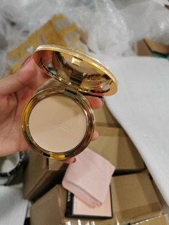 Phấn phủ GUCCI Poudre 02,01,00 Dạng nén