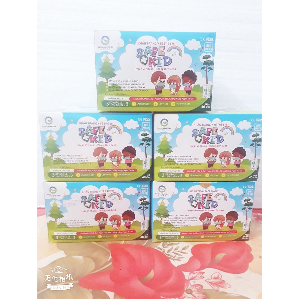 Khẩu trang y tế trẻ em cao cấp GREEN SOLUTION (Hộp 40 cái), giúp ngăn khói, bụi, phấn hoa, mùi hôi, mùi khó chịu tàu xe