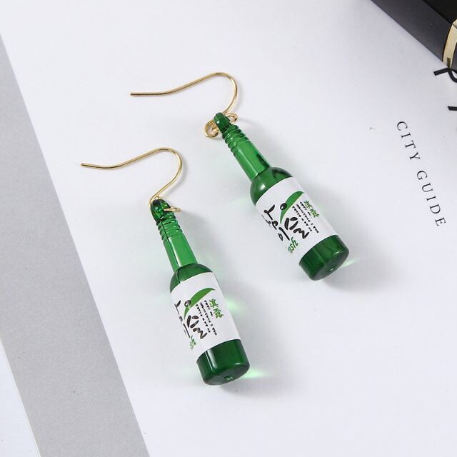 [ULZZANG] Khuyên tai hình chai rượu Soju Hàn Quốc