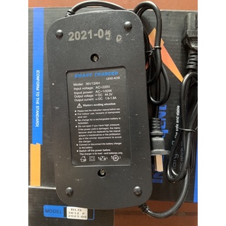 Sạc xe điện 36V giắc vuông