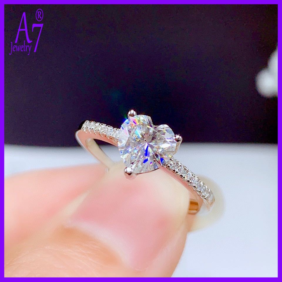 Nhẫn Hở Có Thể Điều Chỉnh Đính Đá Hình Trái Tim A7 Pt950