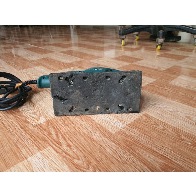 Chà nhám rung Ryobi nội địa điện 100 volt, 190w