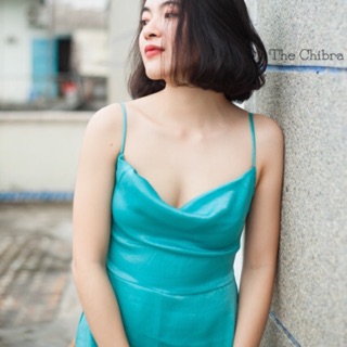 Đầm lụa xanh cổ đổ