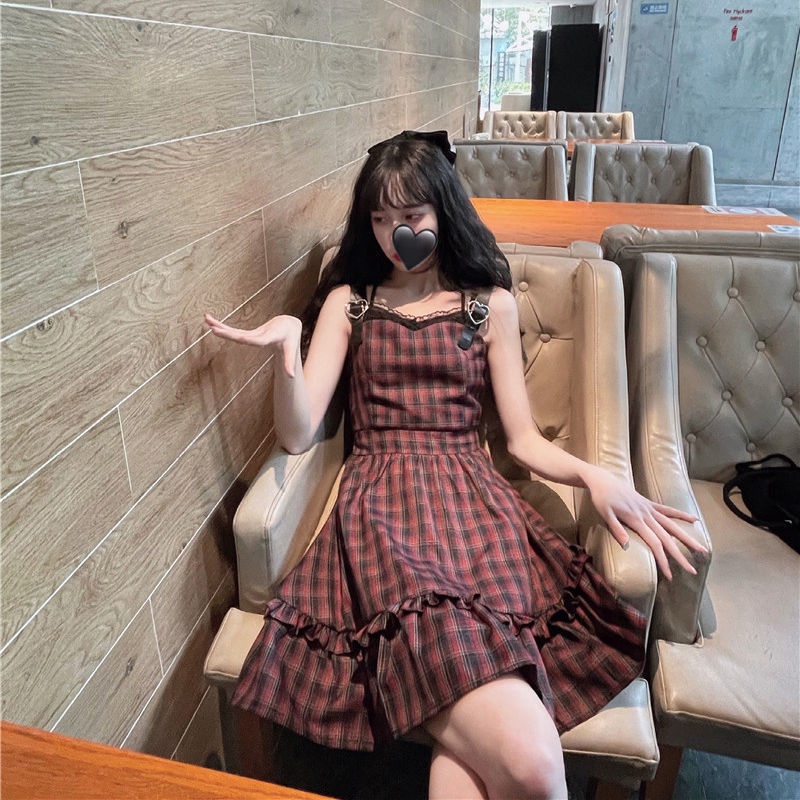 Set váy hai dây caro và áo cardigan dáng ngắn xinh xắn
