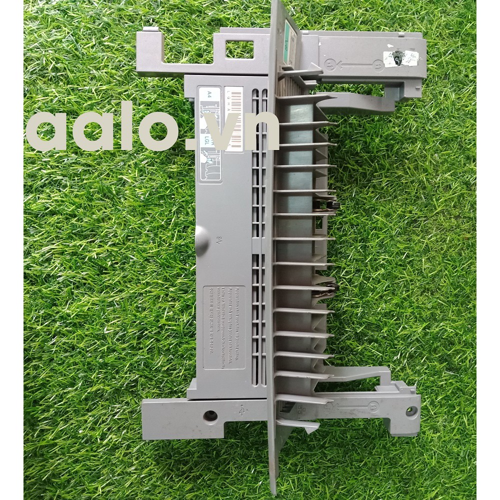 Mặt sau máy in Canon 3300
